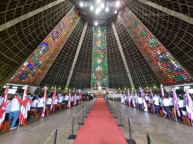 Interior da Catedral e Altar